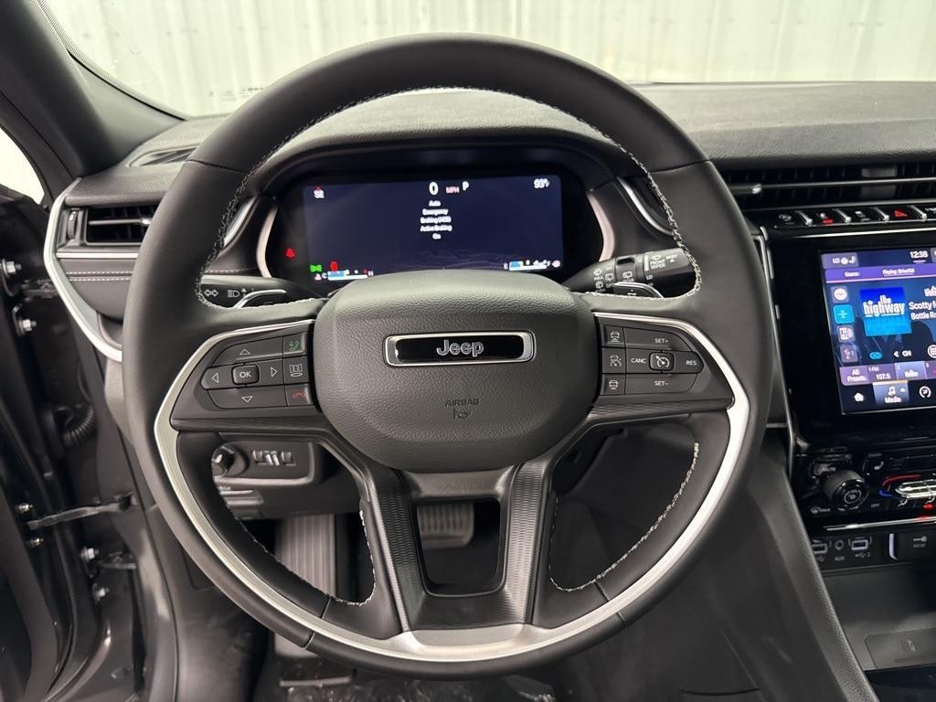 new 2025 Jeep Grand Cherokee car, priced at $46,032