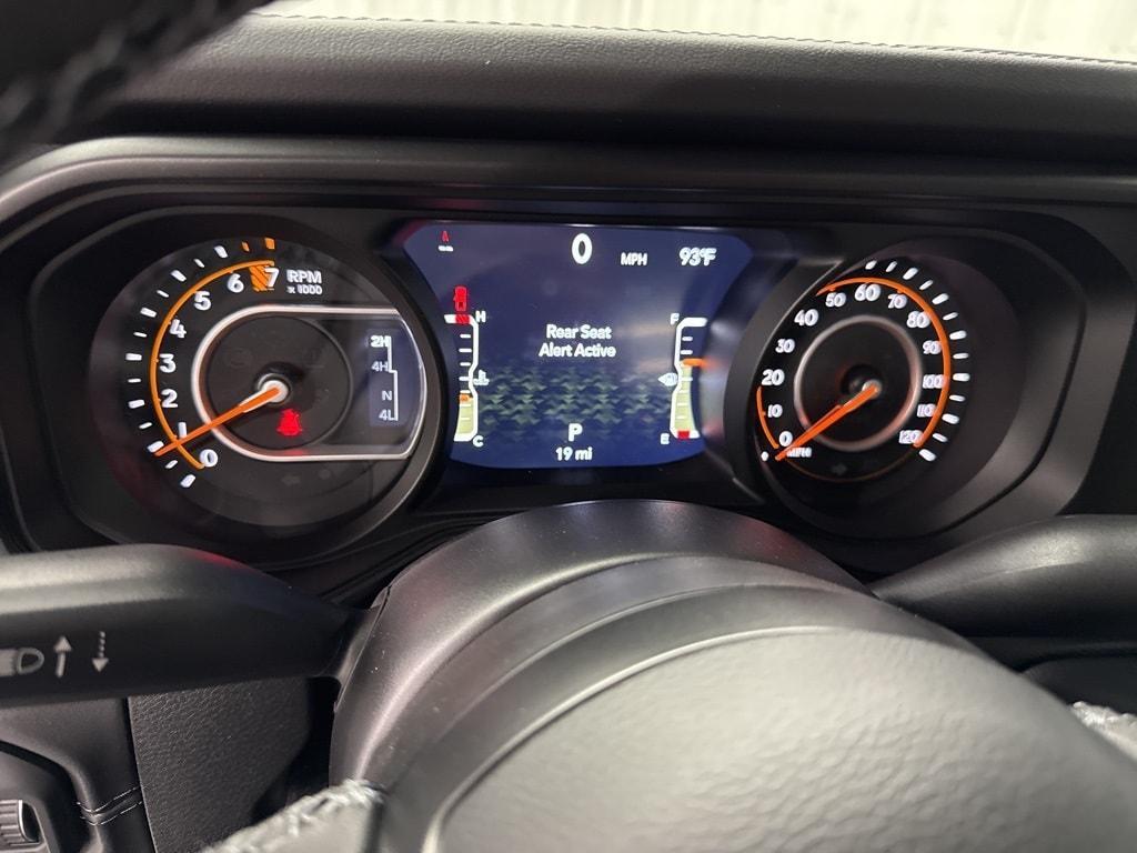 new 2025 Jeep Gladiator car, priced at $44,110