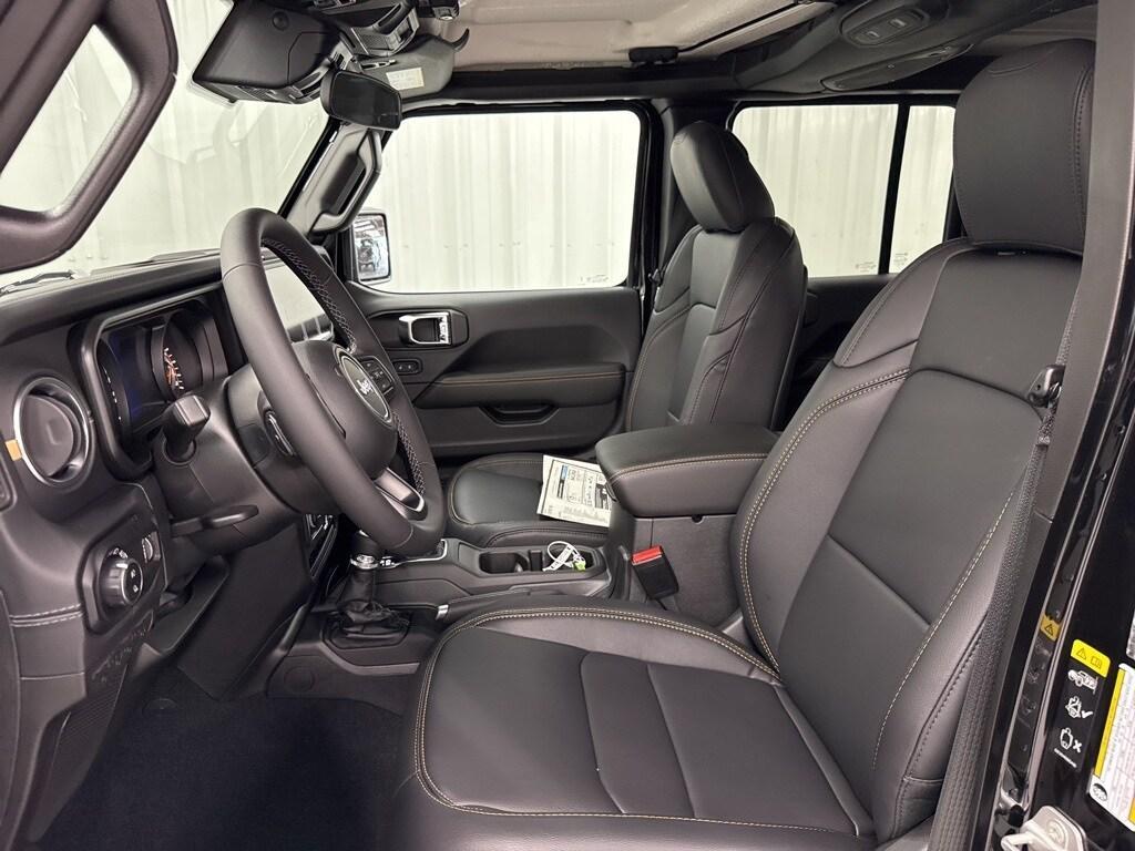 new 2025 Jeep Gladiator car, priced at $44,110