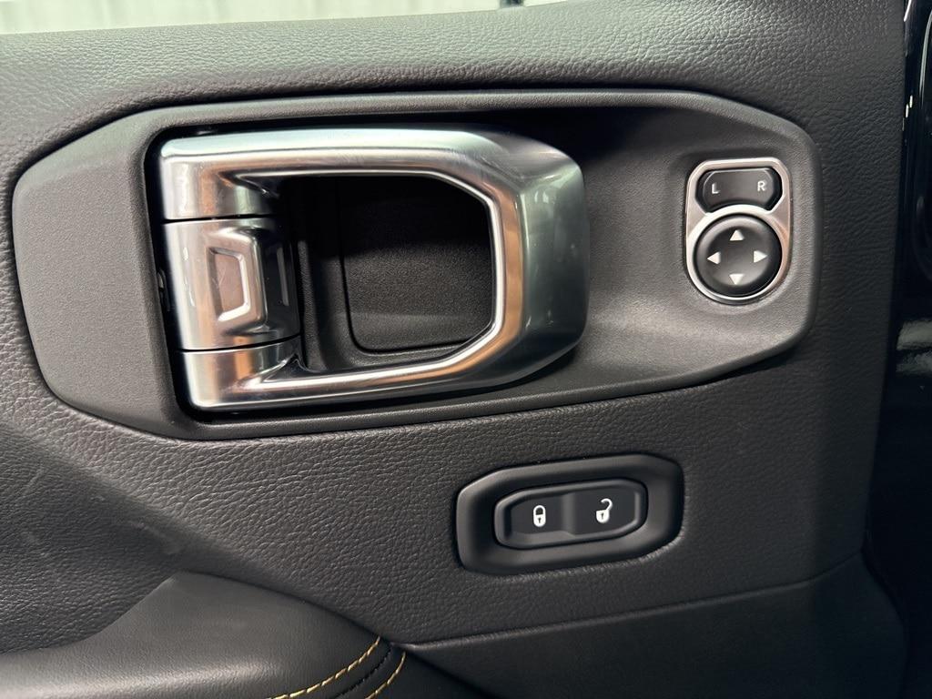 new 2025 Jeep Gladiator car, priced at $44,110