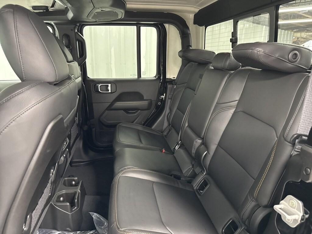 new 2025 Jeep Gladiator car, priced at $44,110