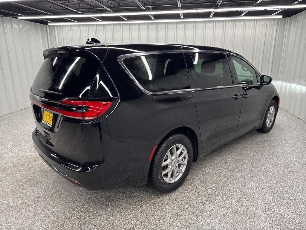 new 2025 Chrysler Pacifica car, priced at $41,145