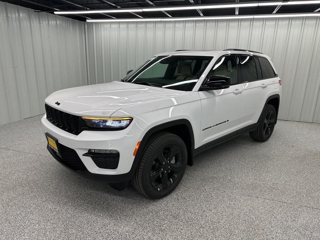 new 2025 Jeep Grand Cherokee car, priced at $46,639