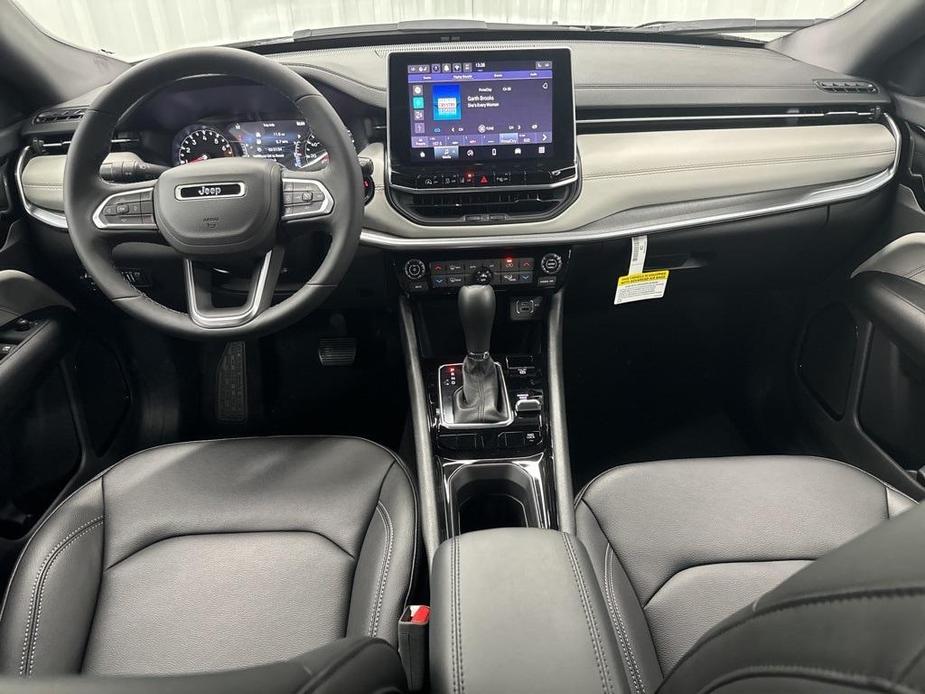 new 2025 Jeep Compass car, priced at $33,106