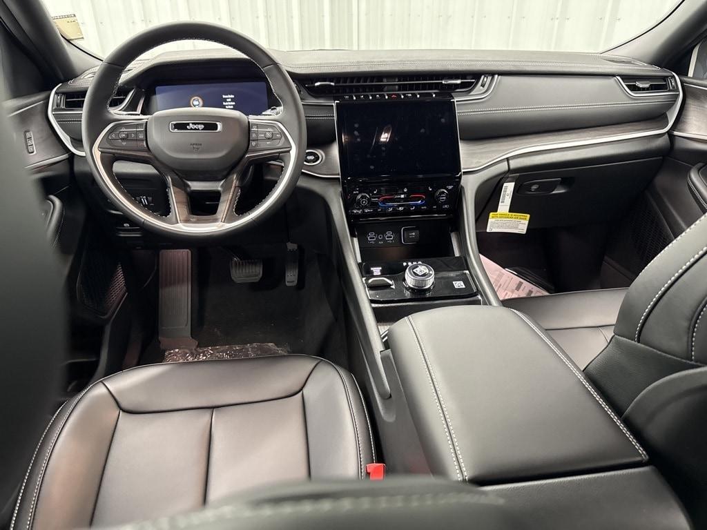 new 2025 Jeep Grand Cherokee car, priced at $47,157