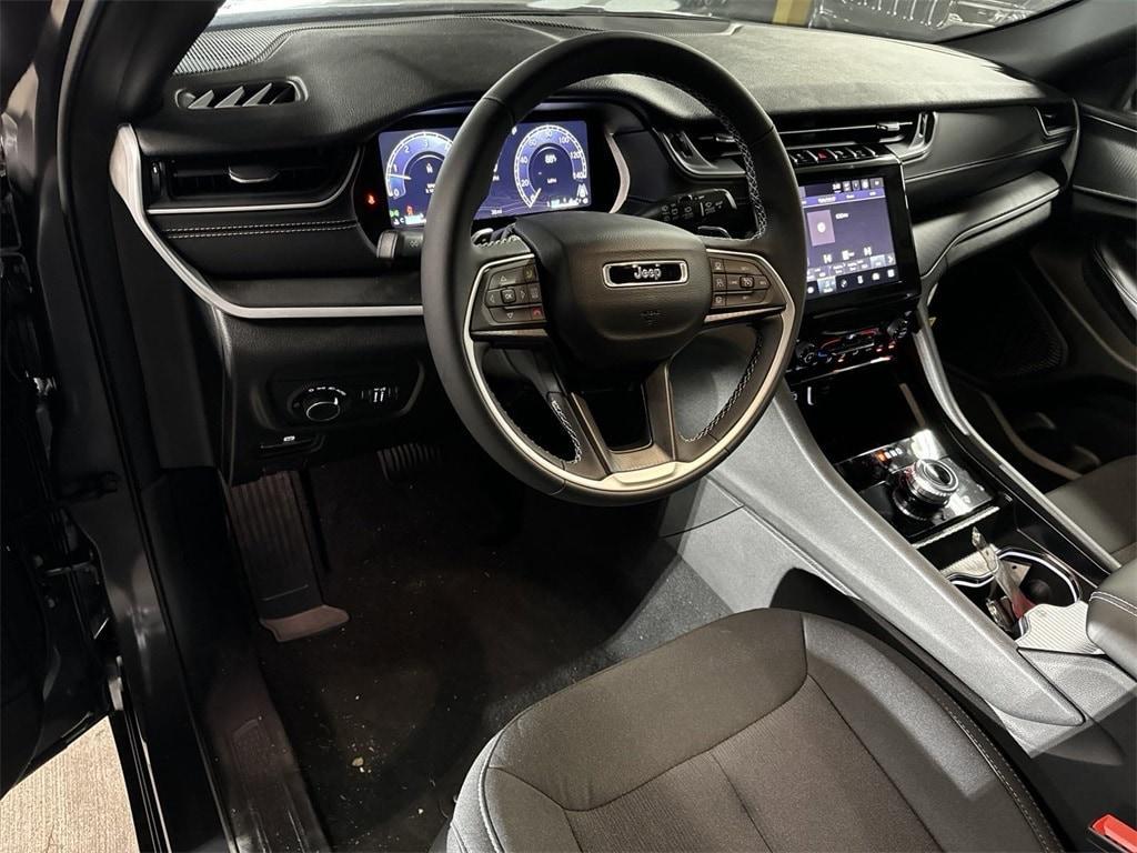 new 2024 Jeep Grand Cherokee car, priced at $35,779