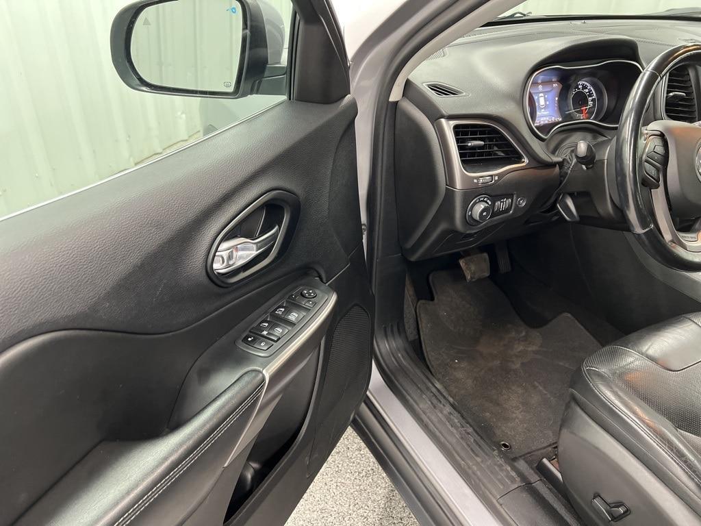 used 2021 Jeep Cherokee car, priced at $19,985