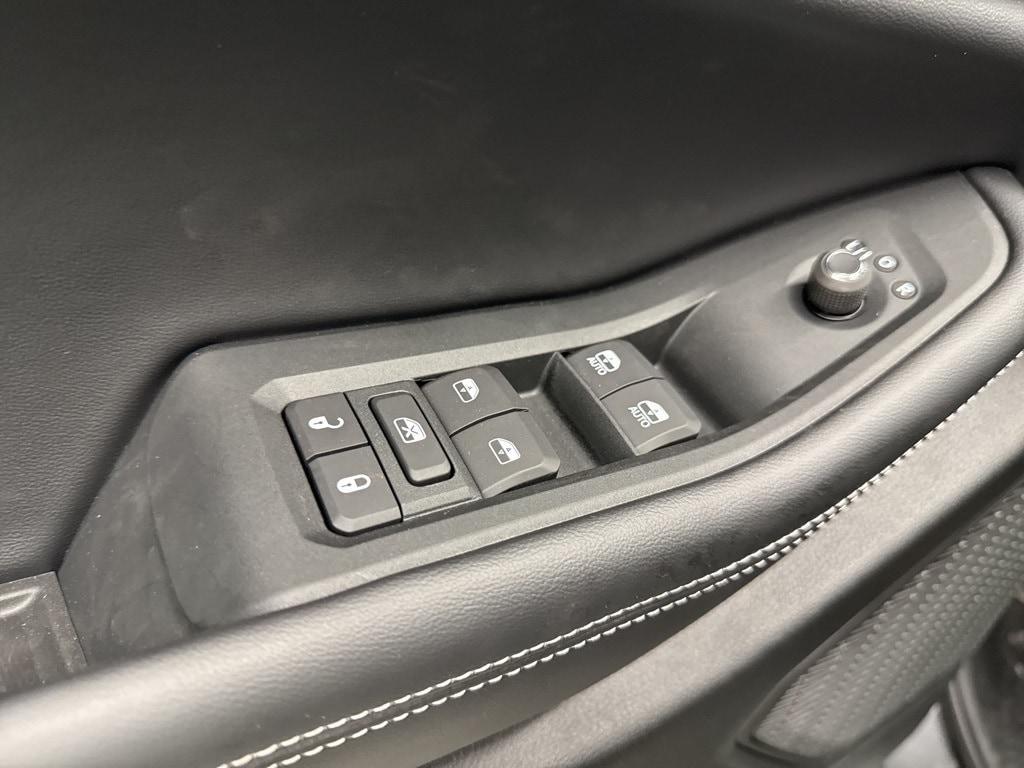 new 2025 Jeep Grand Cherokee car, priced at $49,658