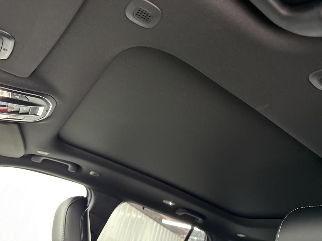 new 2025 Jeep Grand Cherokee car, priced at $49,658