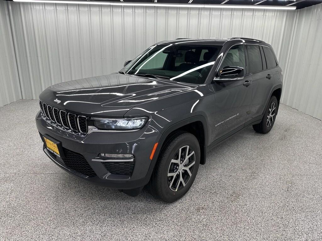 new 2025 Jeep Grand Cherokee car, priced at $42,459