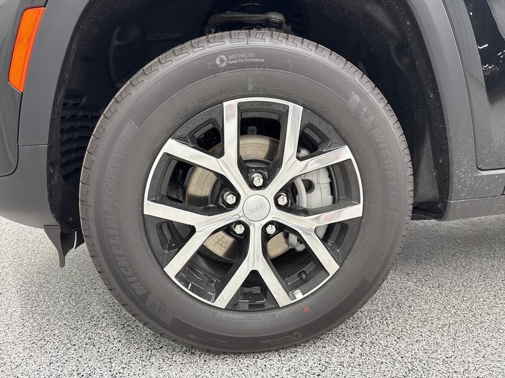 new 2025 Jeep Grand Cherokee car, priced at $40,866