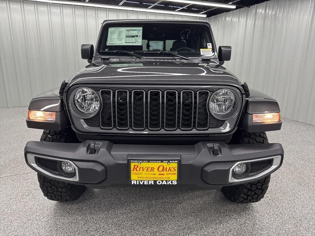 new 2025 Jeep Gladiator car, priced at $47,622