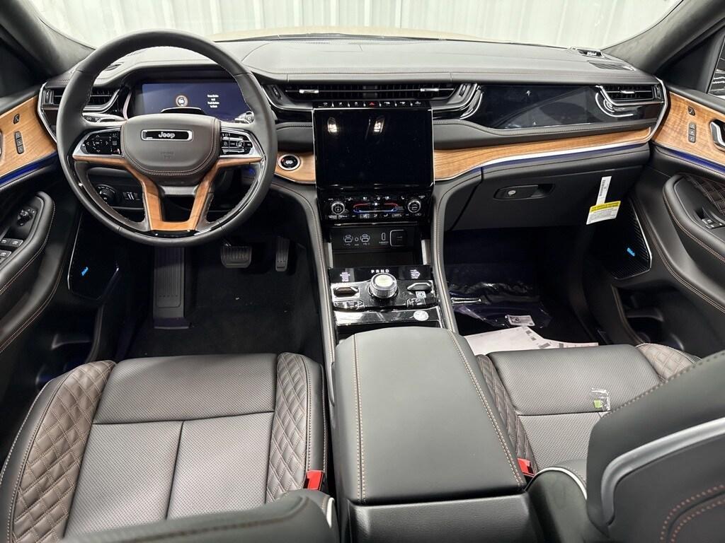 new 2025 Jeep Grand Cherokee L car, priced at $70,321