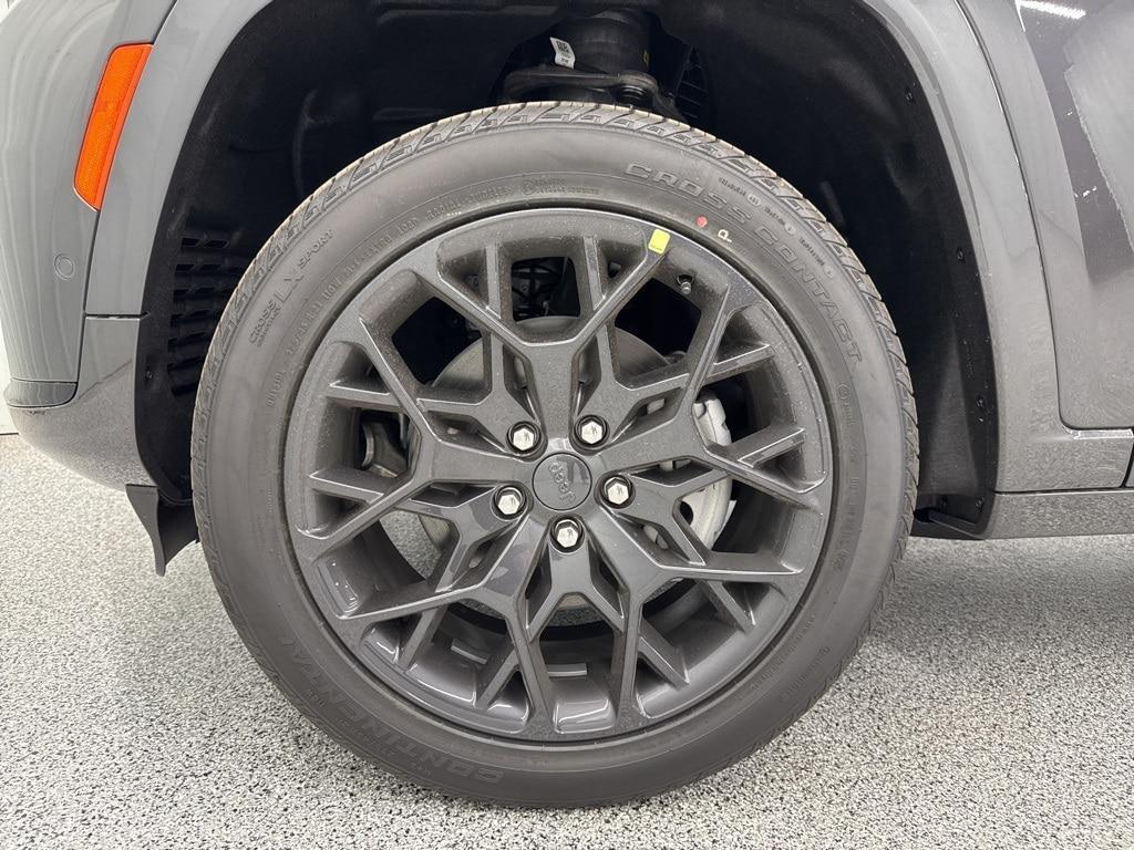 new 2025 Jeep Grand Cherokee L car, priced at $69,951