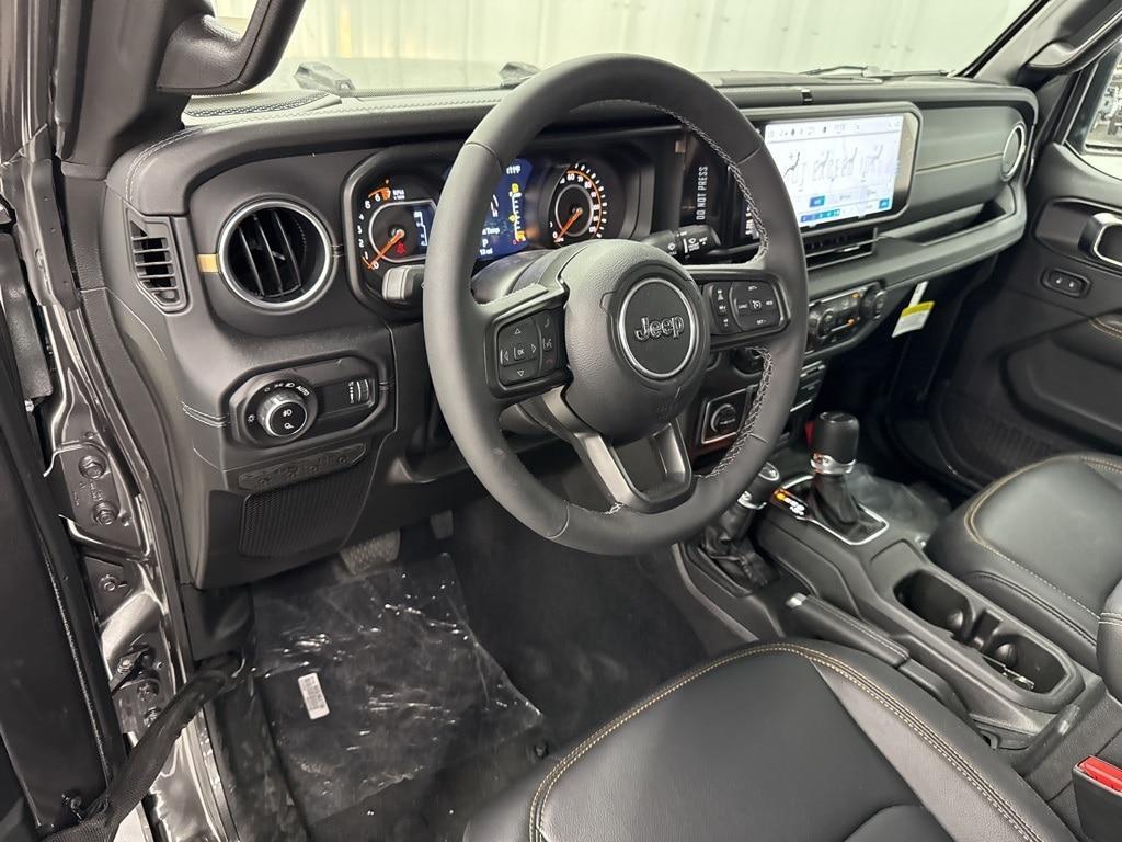 new 2025 Jeep Gladiator car, priced at $44,110