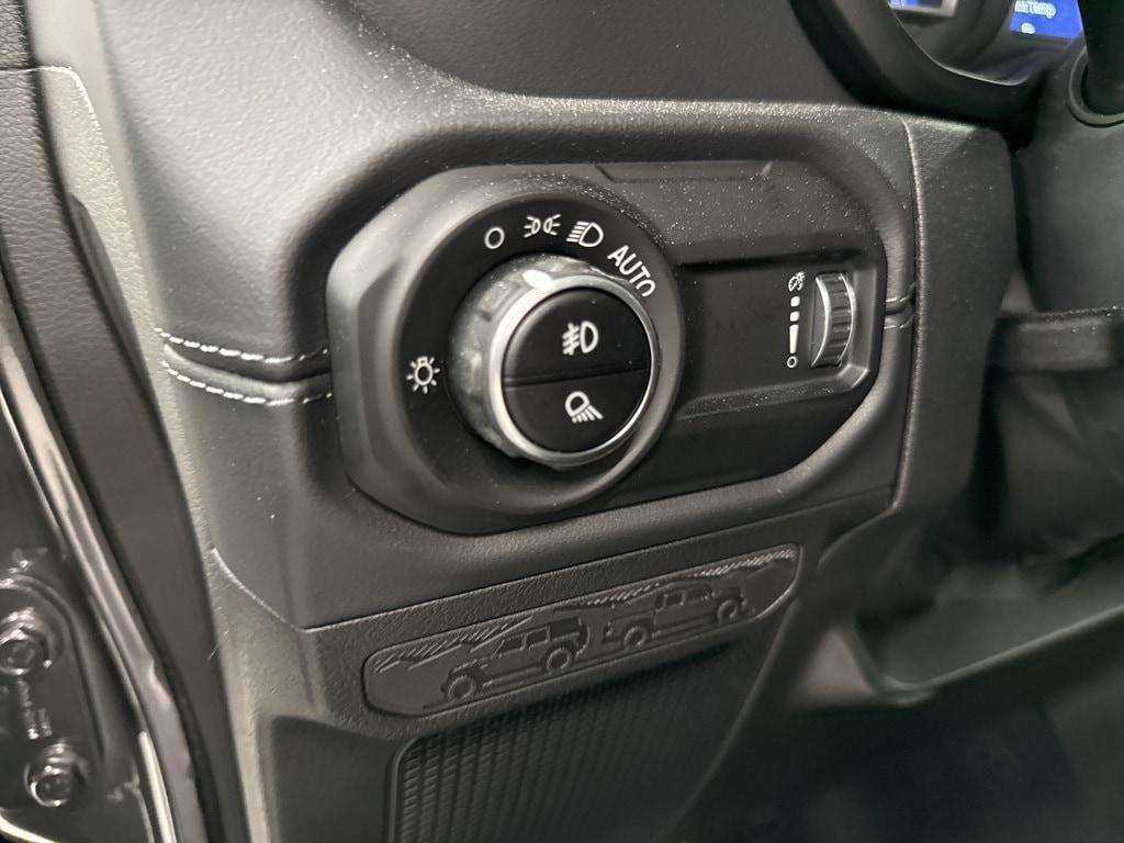 new 2025 Jeep Gladiator car, priced at $44,110
