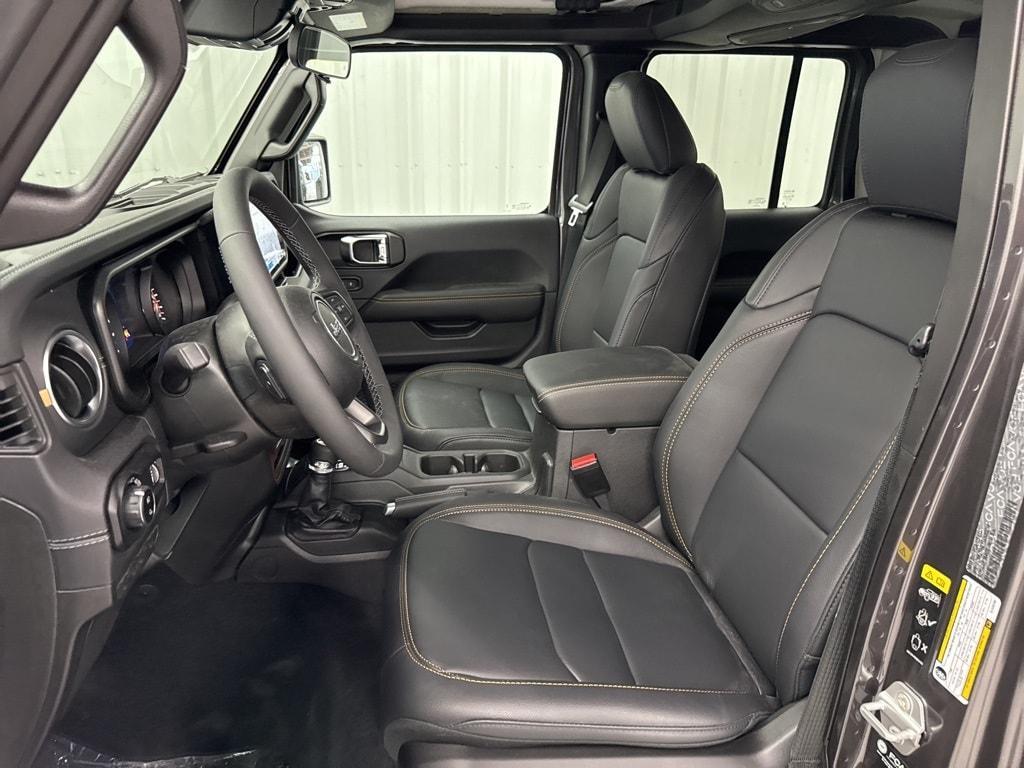 new 2025 Jeep Gladiator car, priced at $44,110