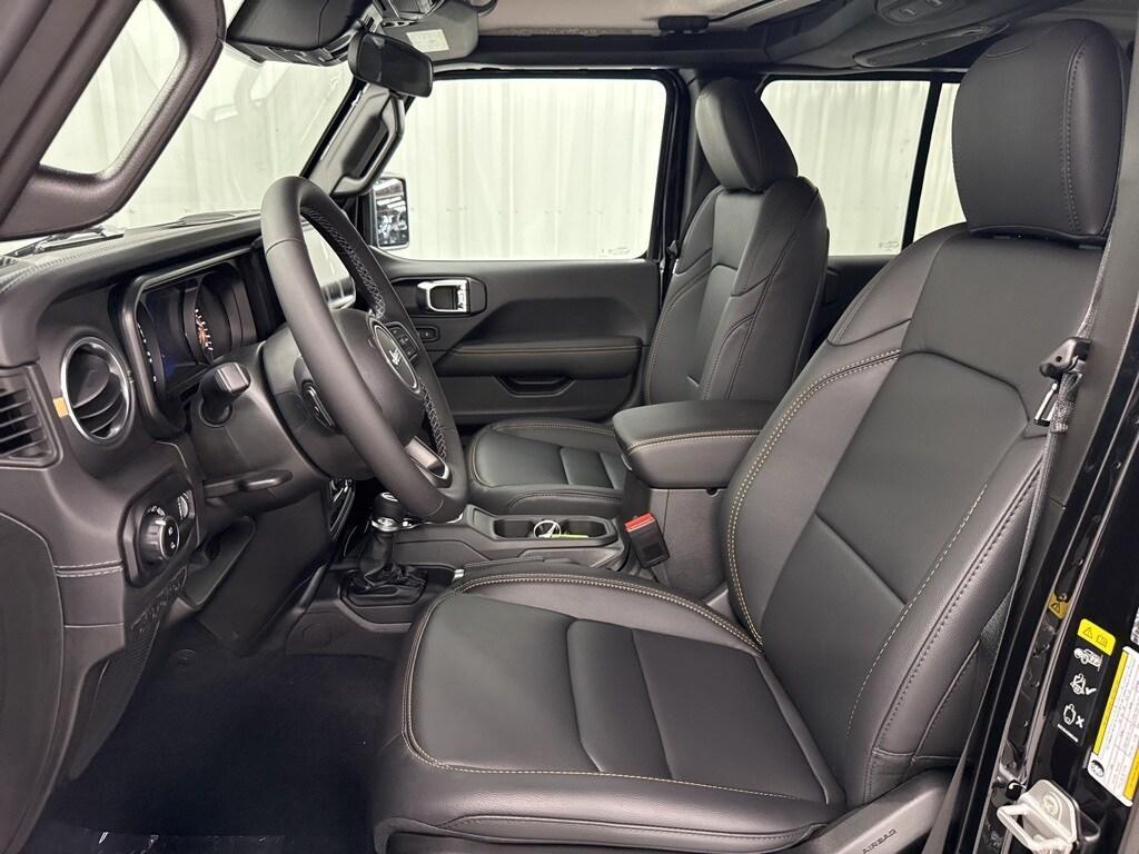 new 2025 Jeep Gladiator car, priced at $44,110