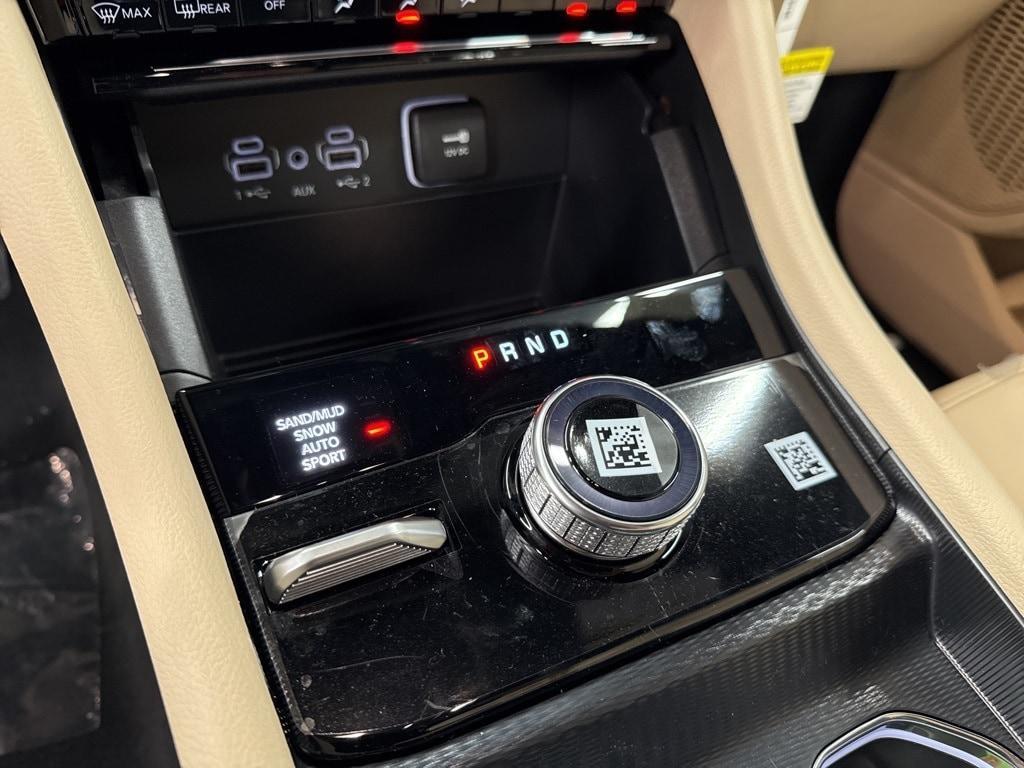 new 2025 Jeep Grand Cherokee car, priced at $47,242