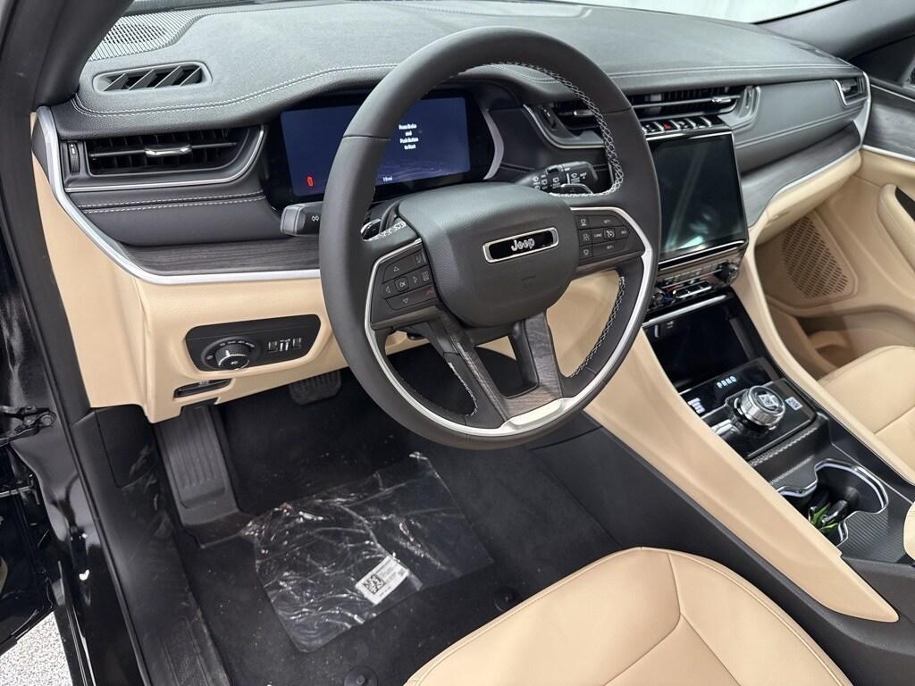 new 2025 Jeep Grand Cherokee car, priced at $47,242