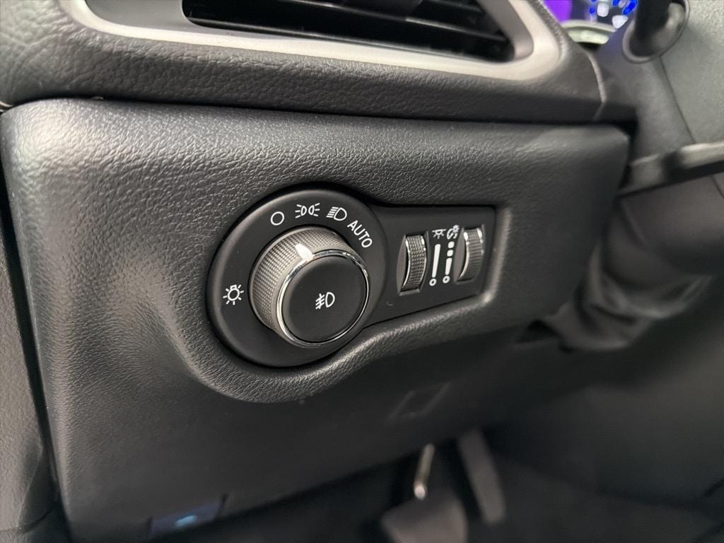 new 2026 Chrysler Pacifica car, priced at $42,258