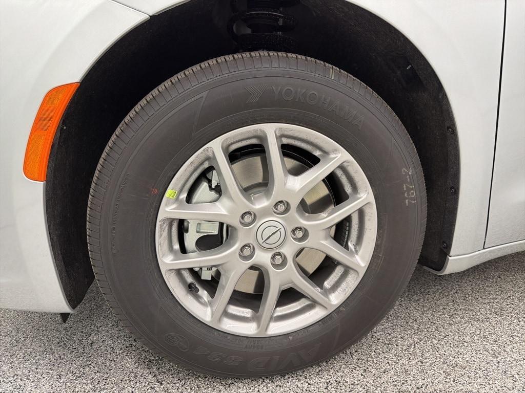 new 2026 Chrysler Pacifica car, priced at $42,258