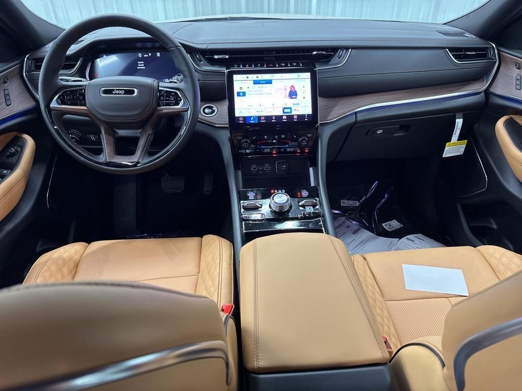 new 2025 Jeep Grand Cherokee car, priced at $57,074