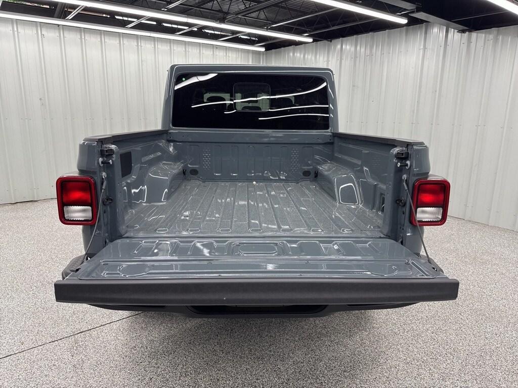 new 2025 Jeep Gladiator car, priced at $44,110