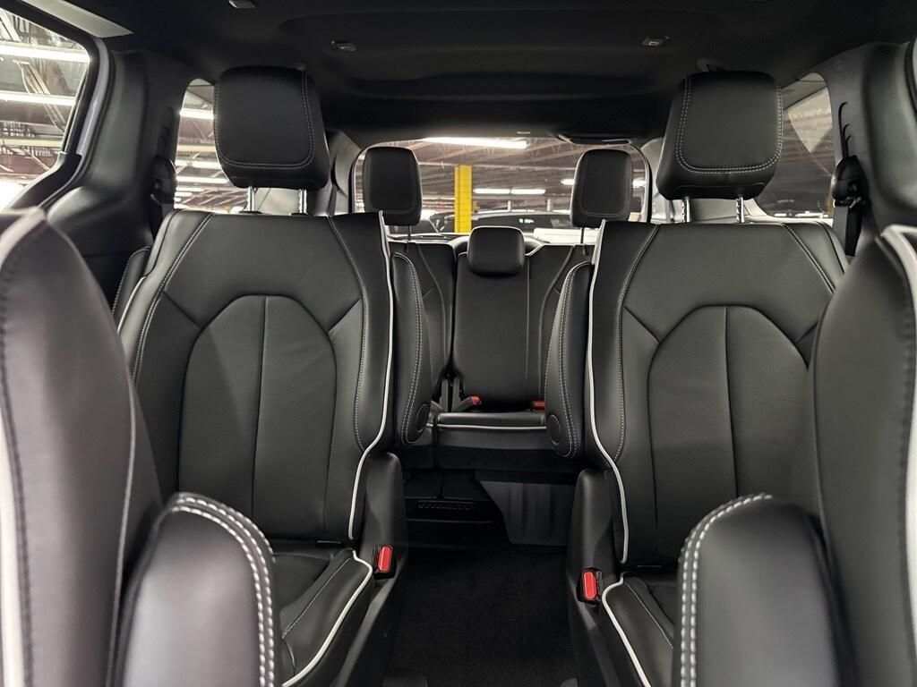 new 2025 Chrysler Pacifica Hybrid car, priced at $53,268