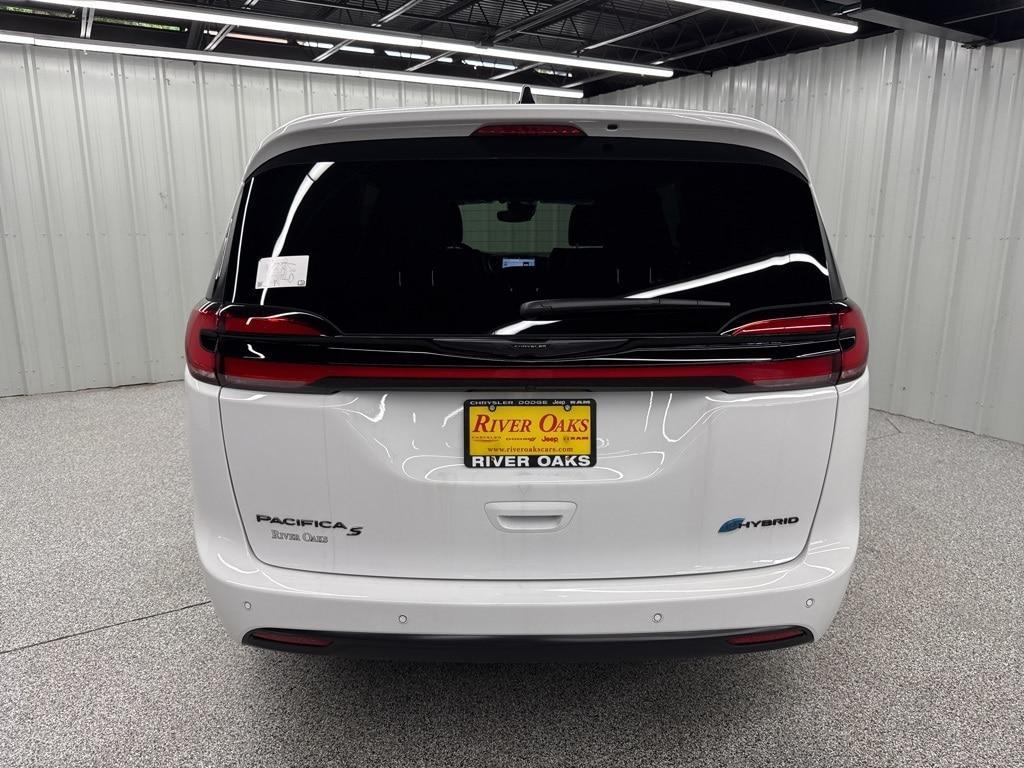 new 2025 Chrysler Pacifica Hybrid car, priced at $53,268
