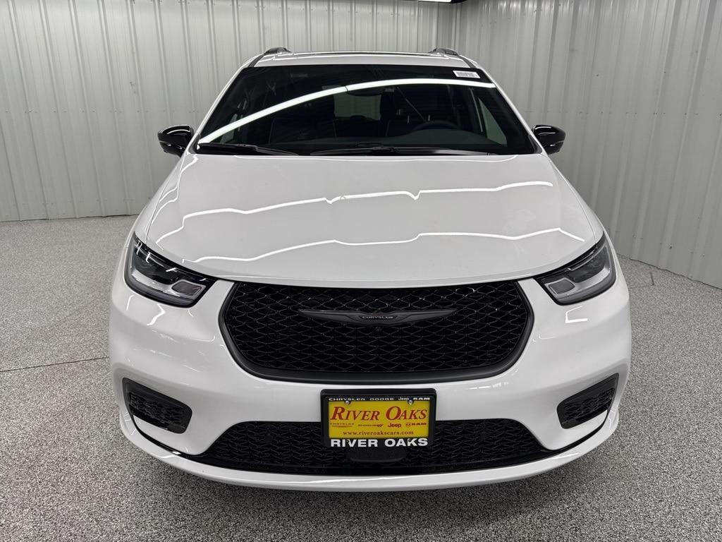 new 2025 Chrysler Pacifica Hybrid car, priced at $53,268