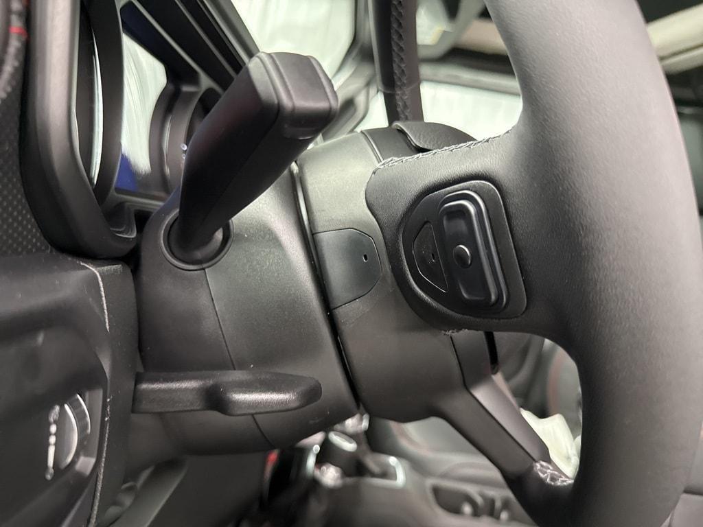 new 2025 Jeep Gladiator car, priced at $55,040