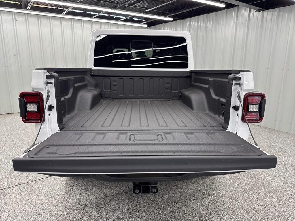 new 2025 Jeep Gladiator car, priced at $55,040