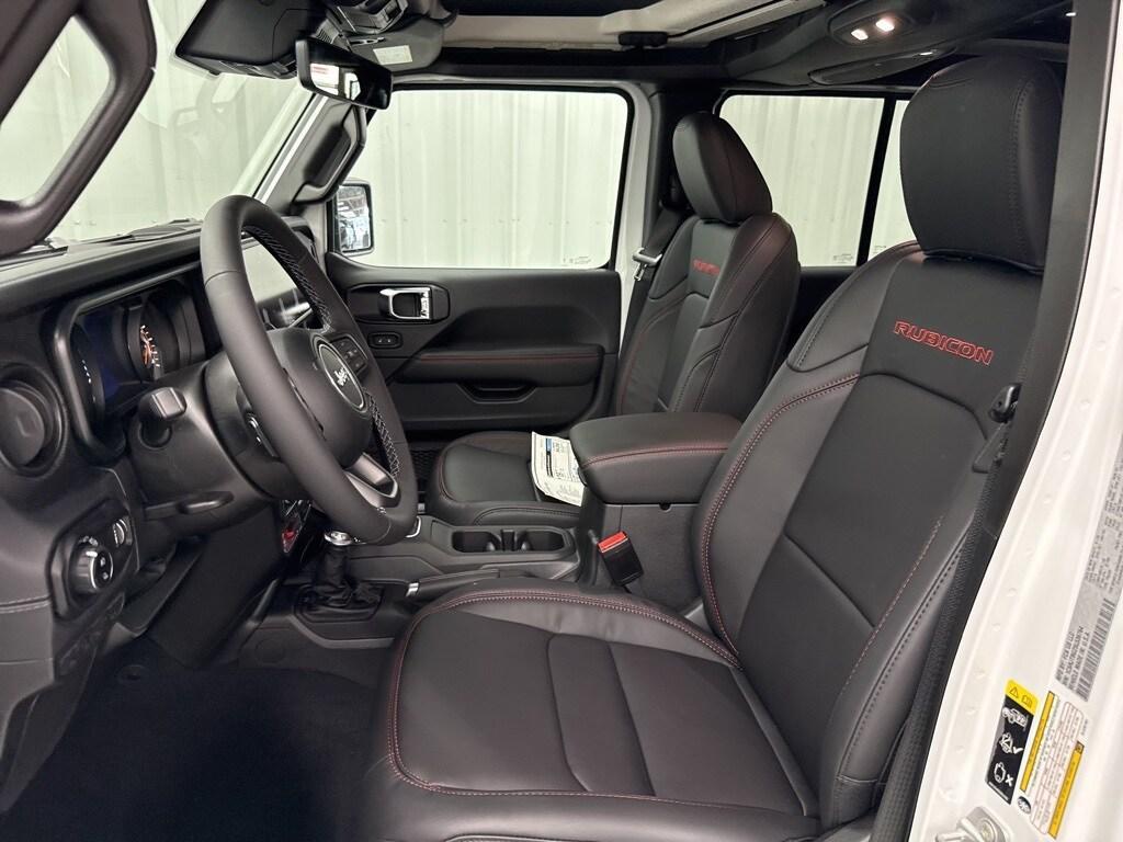 new 2025 Jeep Gladiator car, priced at $55,040