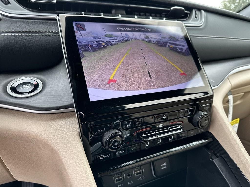 new 2024 Jeep Grand Cherokee car, priced at $42,012