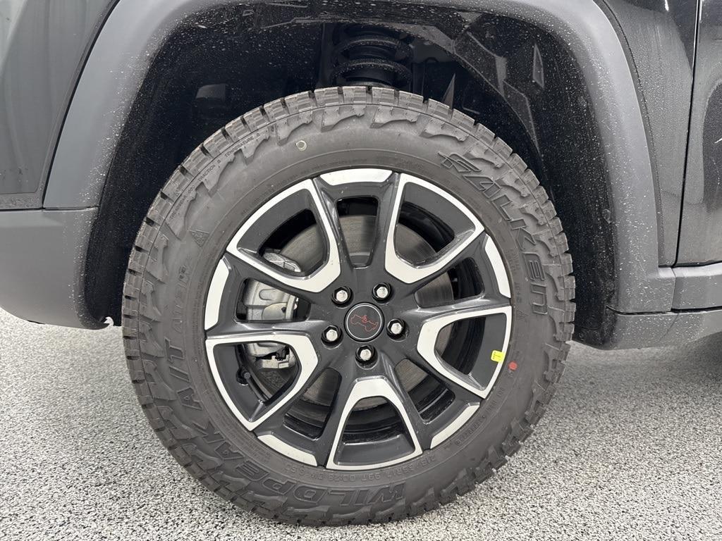 new 2025 Jeep Compass car, priced at $38,067