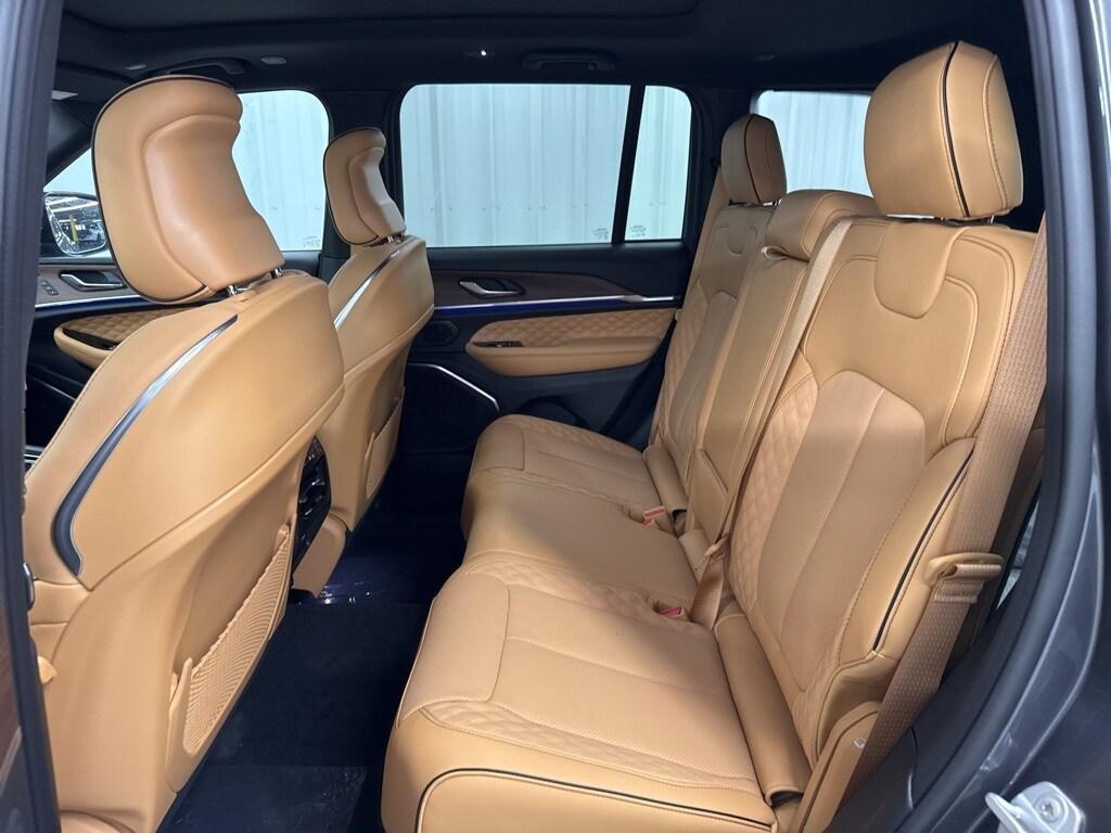 new 2025 Jeep Grand Cherokee car, priced at $60,825