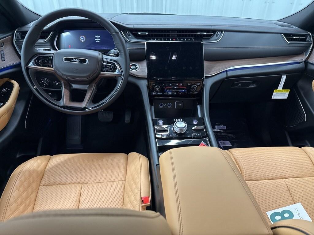 new 2025 Jeep Grand Cherokee car, priced at $60,825