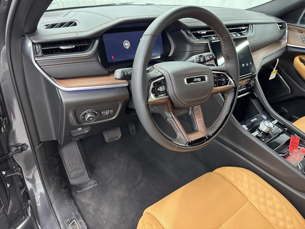 new 2025 Jeep Grand Cherokee car, priced at $60,825