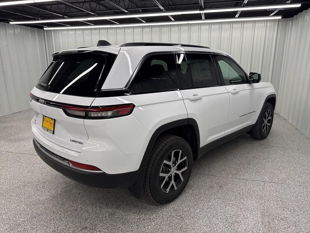 new 2025 Jeep Grand Cherokee car, priced at $42,599