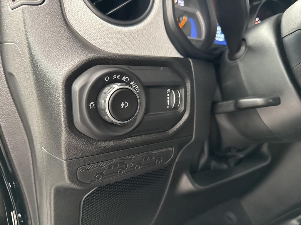 new 2025 Jeep Wrangler car, priced at $45,188