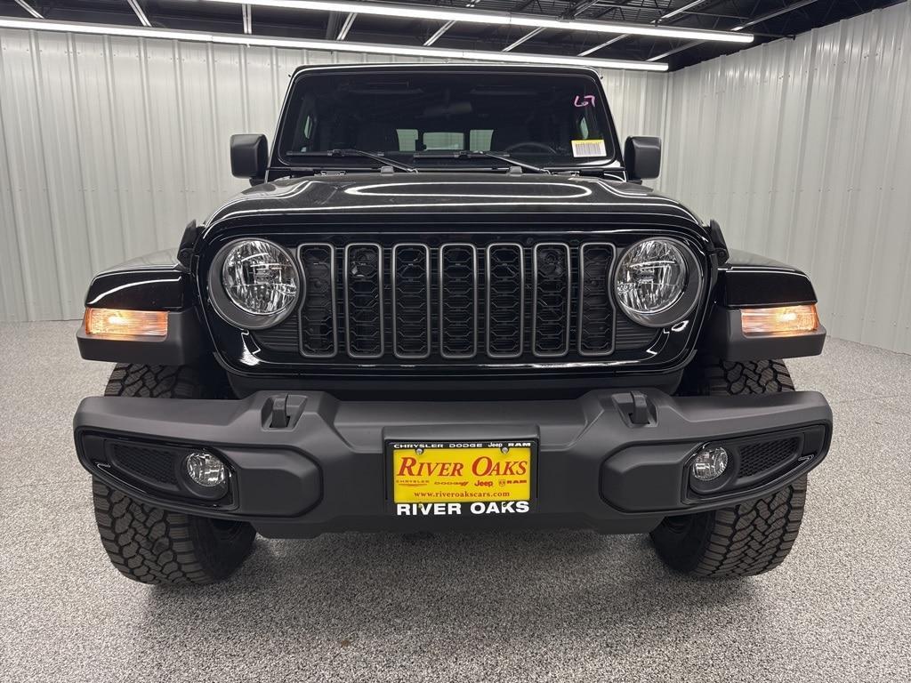 new 2025 Jeep Gladiator car, priced at $43,108