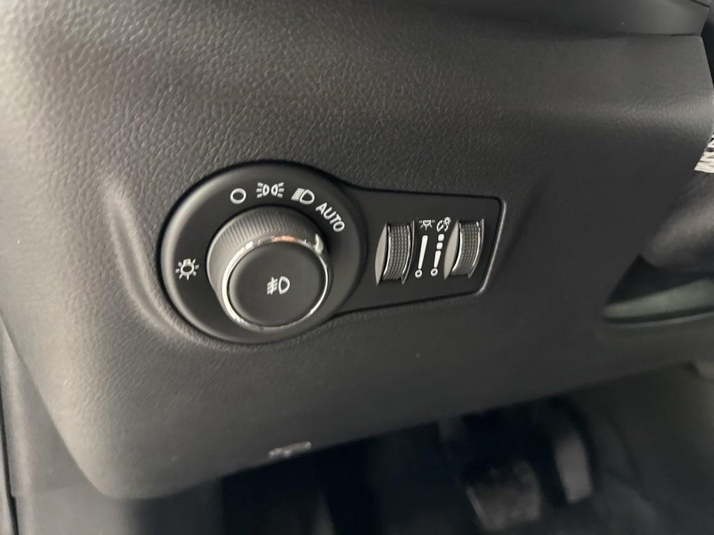 new 2025 Jeep Compass car, priced at $34,872