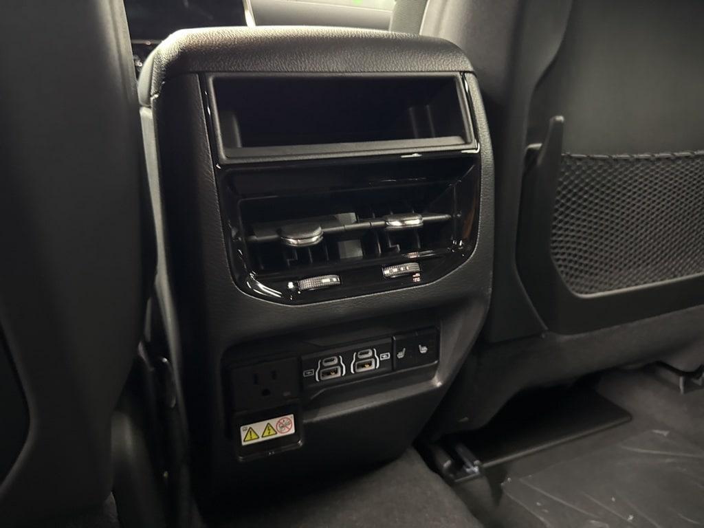 new 2025 Jeep Grand Cherokee car, priced at $48,213