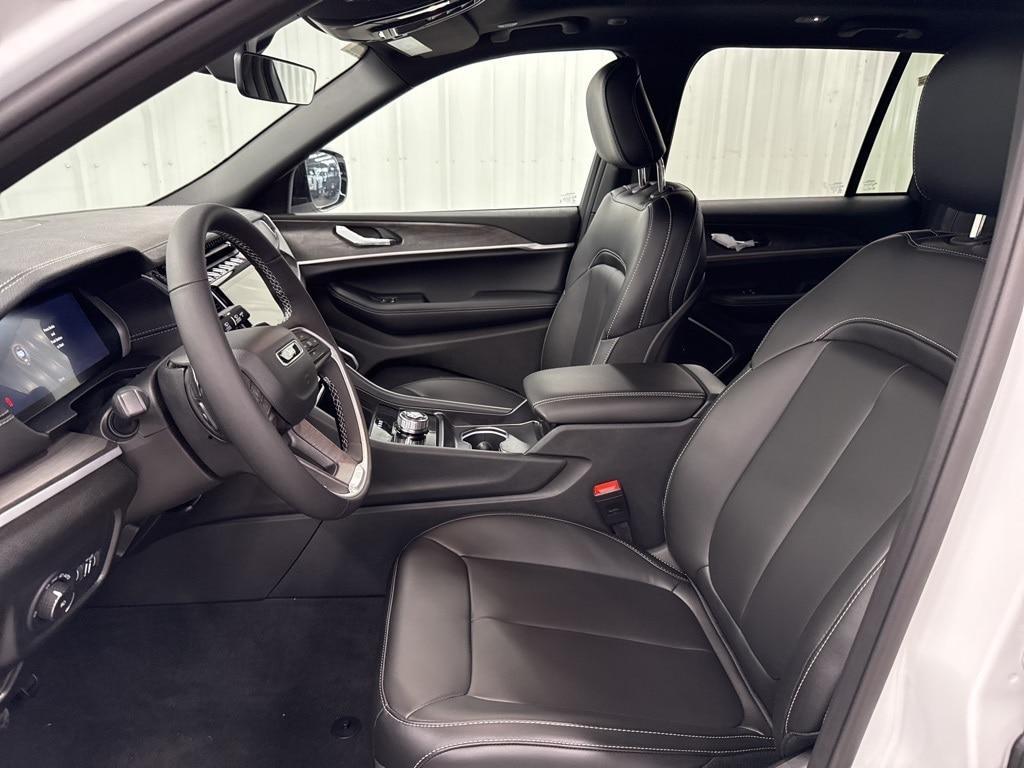 new 2025 Jeep Grand Cherokee car, priced at $48,213