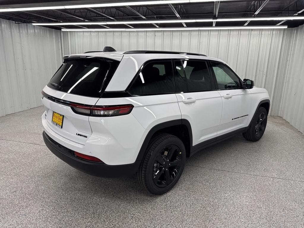 new 2025 Jeep Grand Cherokee car, priced at $48,213