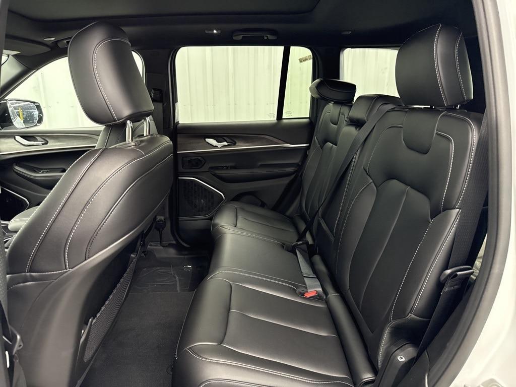 new 2025 Jeep Grand Cherokee car, priced at $48,213