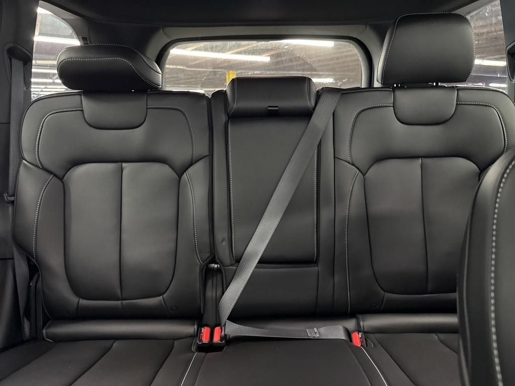 new 2025 Jeep Grand Cherokee car, priced at $48,213