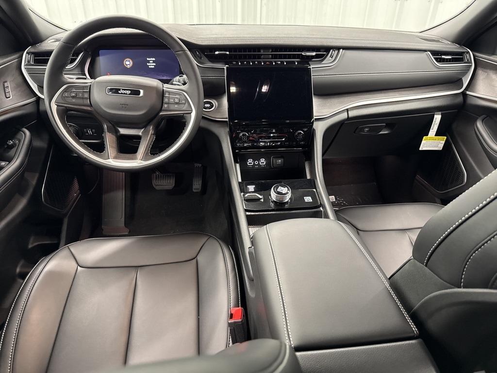 new 2025 Jeep Grand Cherokee car, priced at $48,213