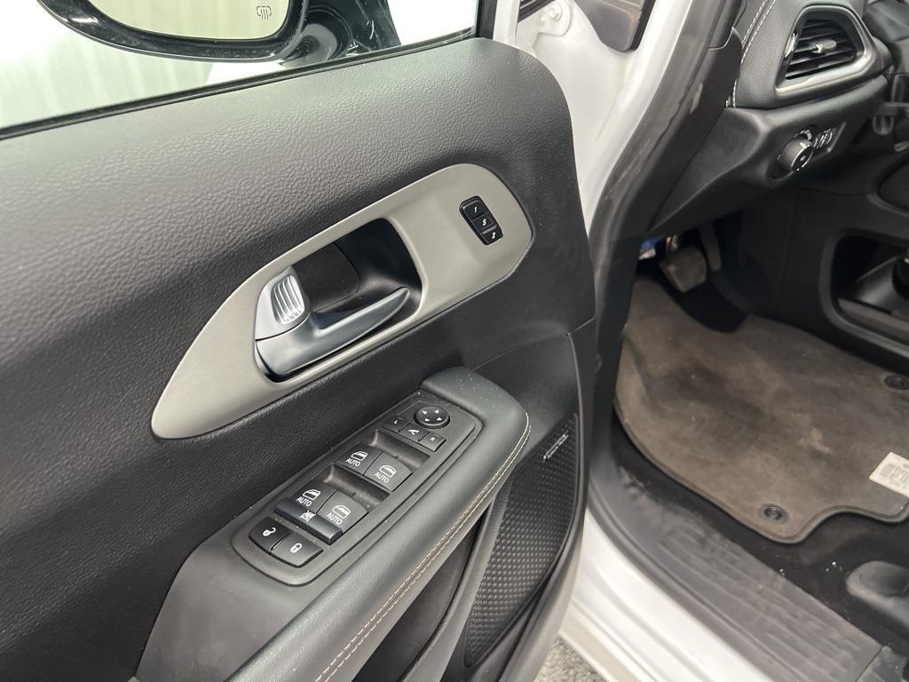 used 2023 Chrysler Pacifica Hybrid car, priced at $33,775